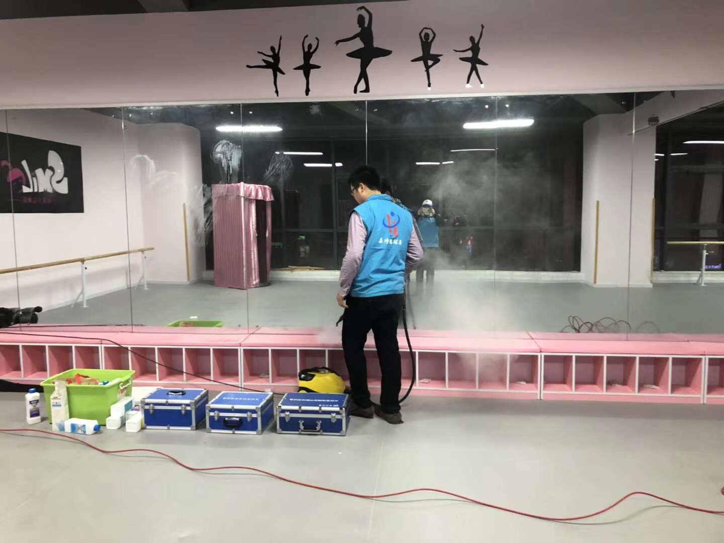 武漢市嘉凈鴻環(huán)?？萍加邢薰? style=